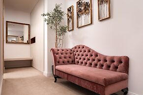 Kanopian Penthouse Hotel