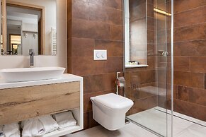 Kanopian Penthouse Hotel