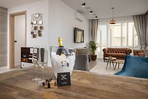 Kanopian Penthouse Hotel
