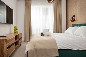Kanopian Penthouse Hotel