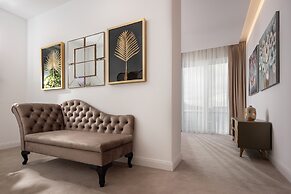 Kanopian Penthouse Hotel