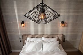 Kanopian Penthouse Hotel