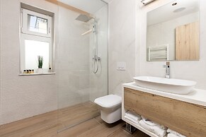 Kanopian Penthouse Hotel