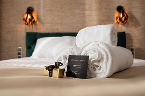 Kanopian Penthouse Hotel
