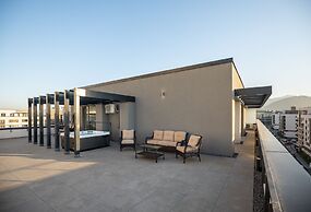 Kanopian Penthouse Hotel