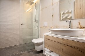 Kanopian Penthouse Hotel