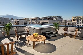 Kanopian Penthouse Hotel