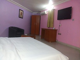 Flamingo Hotel & Suites