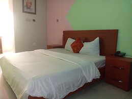 Flamingo Hotel & Suites