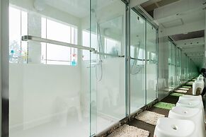 Hotel Adonis - Hostel