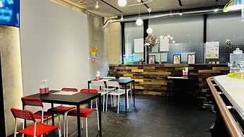 Hotel Adonis - Hostel