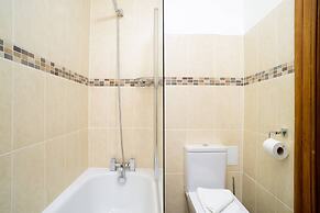 JOIVY 5 Bedroom Apt Near Meadows & George Square