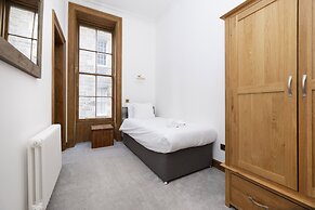 JOIVY 5 Bedroom Apt Near Meadows & George Square