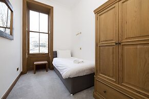 JOIVY 5 Bedroom Apt Near Meadows & George Square