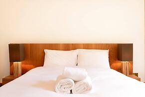 JOIVY 5 Bedroom Apt Near Meadows & George Square