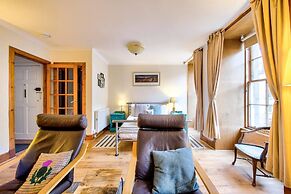 JOIVY Royal Mile Apartment for Two - Location, Location!