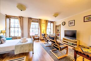 JOIVY Royal Mile Apartment for Two - Location, Location!