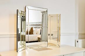 JOIVY Luxury George Street Apartments: Edinburgh Suite