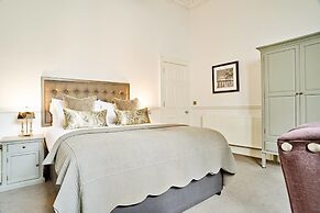 JOIVY Luxury George Street Apartments: Edinburgh Suite
