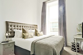 JOIVY Luxury George Street Apartments: Edinburgh Suite