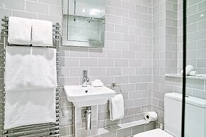 JOIVY Luxury George Street Apartments: Edinburgh Suite