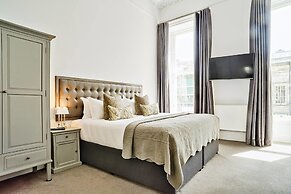 JOIVY Luxury George Street Apartments: Edinburgh Suite