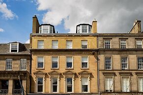 JOIVY Luxury George Street Apartments: Edinburgh Suite