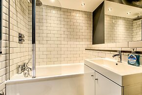 JOIVY Bright and Spacious 4-bedroom Apart in Stockbridge