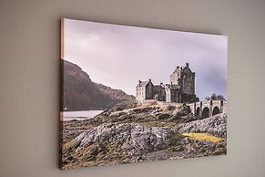 JOIVY New Town 3bed/2bath Apt With Free Parking & Lift!