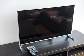 JOIVY New Town 3bed/2bath Apt With Free Parking & Lift!