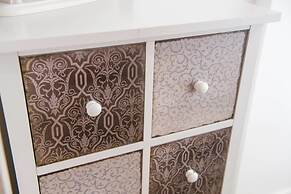 JOIVY New Town 3bed/2bath Apt With Free Parking & Lift!