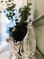 JOIVY Palmerston Place Residence: Luxury City Centre Apt With Private 