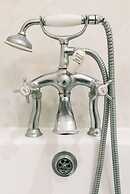 JOIVY Palmerston Place Residence: Luxury City Centre Apt With Private 