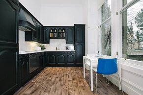 JOIVY Palmerston Place Residence: Luxury City Centre Apt With Private 