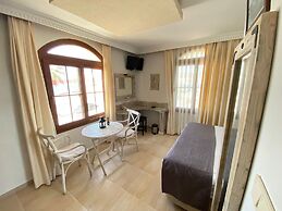 Golden Stone Butik Otel