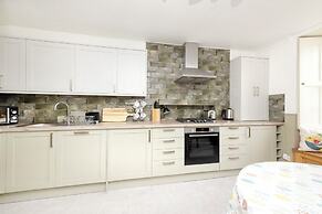 Beautiful apartment, private garden, Calton Hill