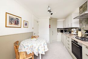 Beautiful apartment, private garden, Calton Hill