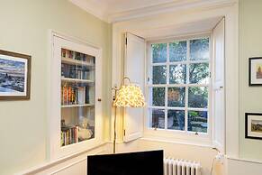 Beautiful apartment, private garden, Calton Hill
