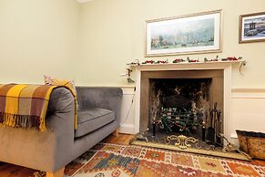 Beautiful apartment, private garden, Calton Hill