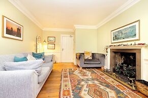 Beautiful apartment, private garden, Calton Hill