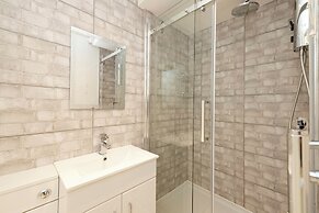 Beautiful apartment, private garden, Calton Hill