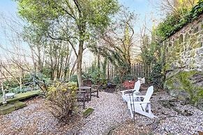 Beautiful apartment, private garden, Calton Hill