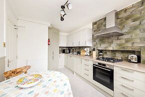 Beautiful apartment, private garden, Calton Hill