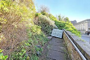 Beautiful apartment, private garden, Calton Hill