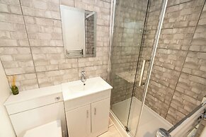 Beautiful apartment, private garden, Calton Hill