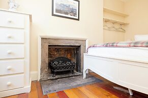 Beautiful apartment, private garden, Calton Hill