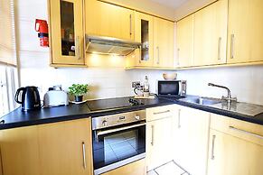 JOIVY Bohemian Writers Retreat in Heart of The Old Town