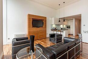 JOIVY Location, Location! North Bank Street Luxury Apt