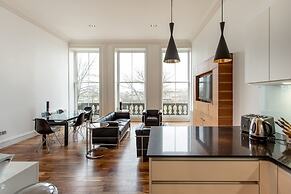 JOIVY Location, Location! North Bank Street Luxury Apt