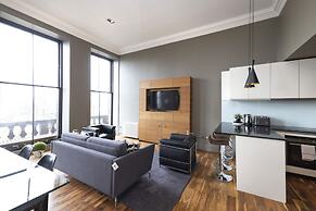 JOIVY Location, Location! North Bank Street Luxury Apt